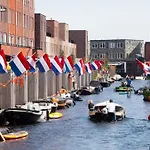 Canal House -