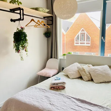 Canal House - 民宿