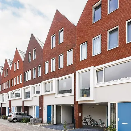 Canal House -