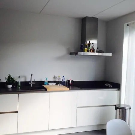 Проживание в семье Canal House - *