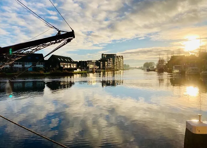 Canal House - Проживание в семье *