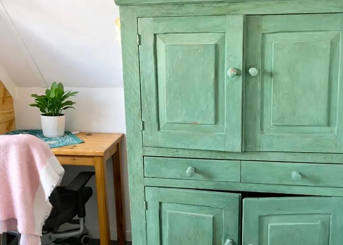 Проживание в семье Canal House -