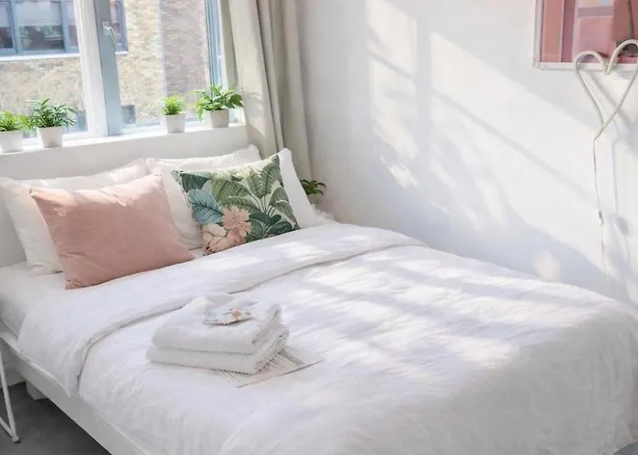 Canal House - Проживание в семье Алкмар